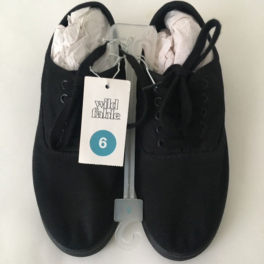 Wild Fable Womens Black Canvas Shoes Size 6